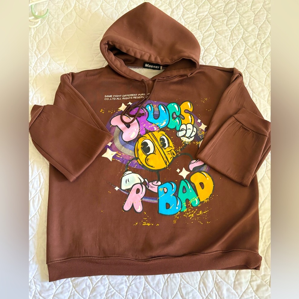 Brown sweat shirt